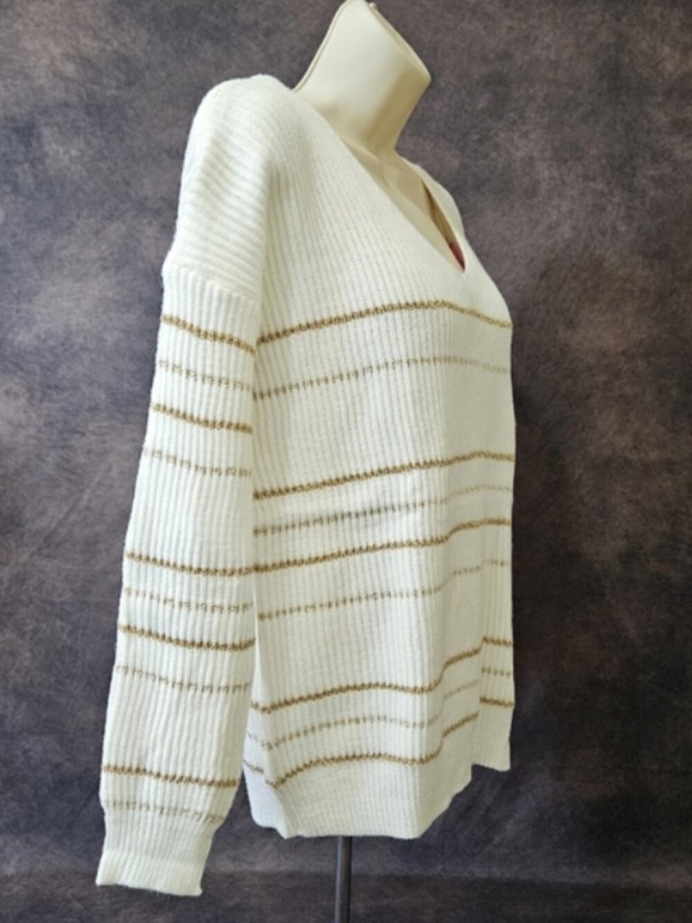 [NWT] Cocoimo V-Neck Loose Fitting Striped V-Neck Sweater - Picture 3 of 9